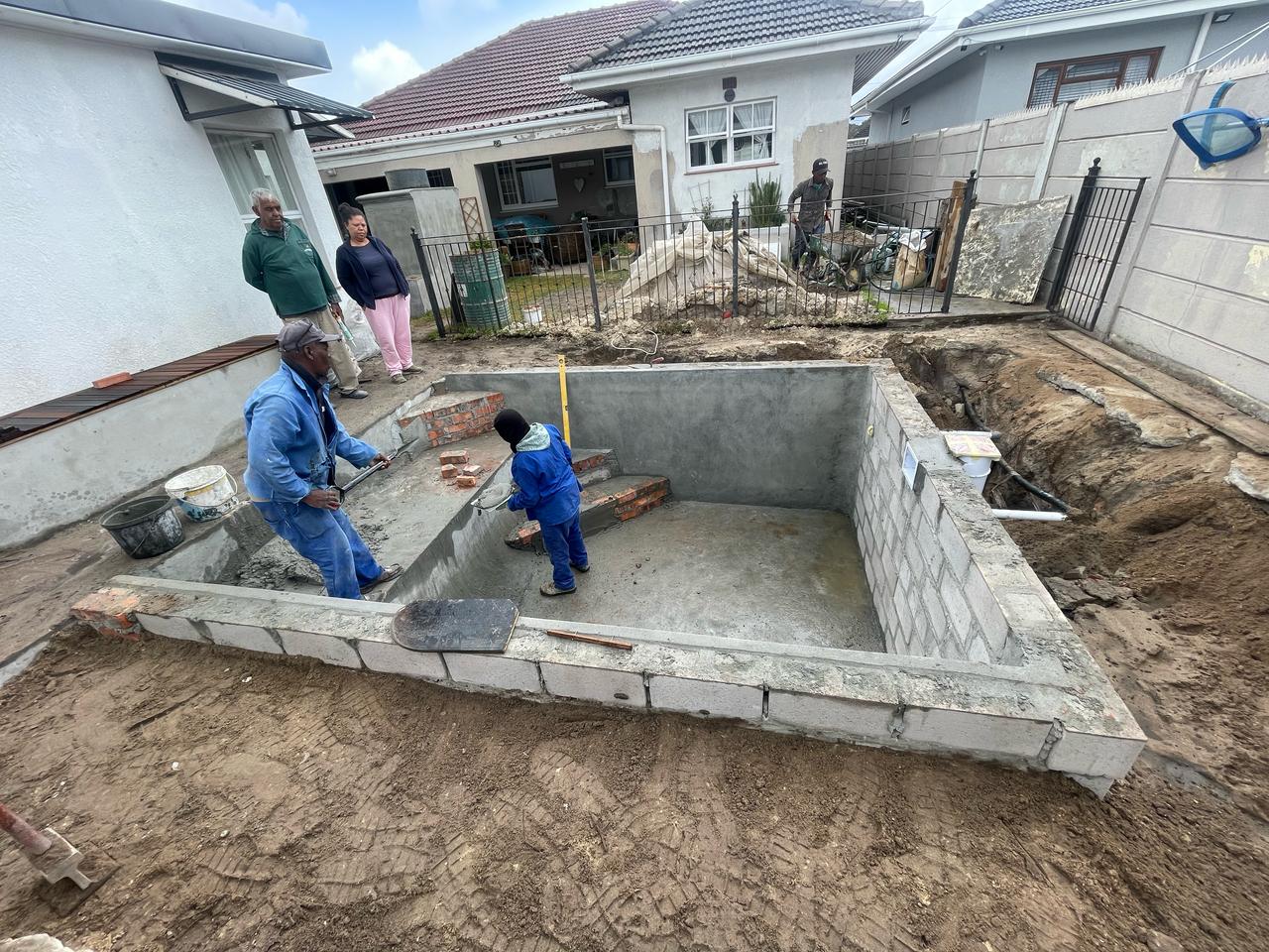 A steel-reinforced concrete pool professionally fibreglass lined to provide a smooth, durable, and algae-free surface in the Southern Suburbs of Cape Town. The fibreglass finish enhances water quality, reduces maintenance, and prevents staining or algae growth, offering a long-lasting, low-maintenance solution. Perfect for homeowners in the Southern Suburbs looking to upgrade their pool with a high-quality, efficient finish.