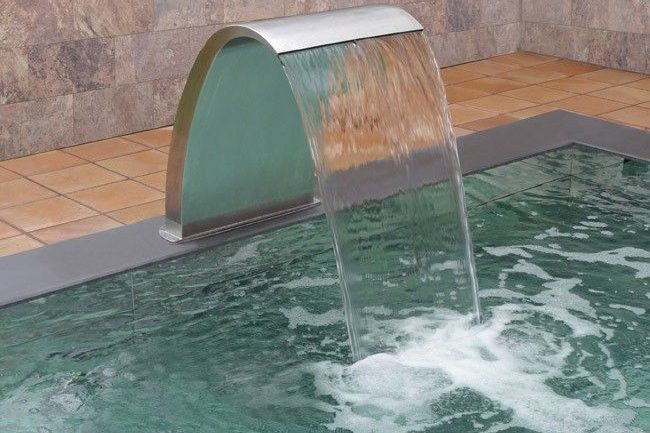 Cape Town water features for pool renovations Sheer descent water feature in Cape Town swimming pool renovation