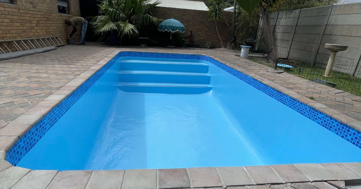 newly fibreglass lined pool Somerset West smooth modern gelcoat finish