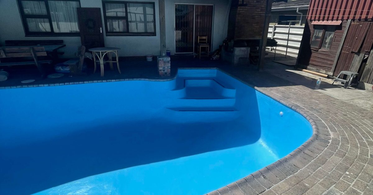 Fully fibreglass relined swimming pool in Parow Cape Town with smooth modern finish after resurfacing and renovation