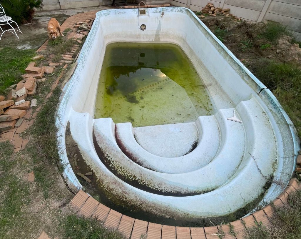 Hydrostatic swimming pool crack repairs Western Cape