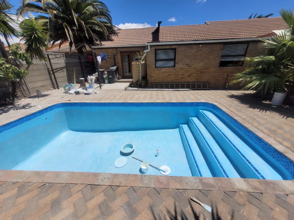 Mosaic tissue fibreglass pool lining