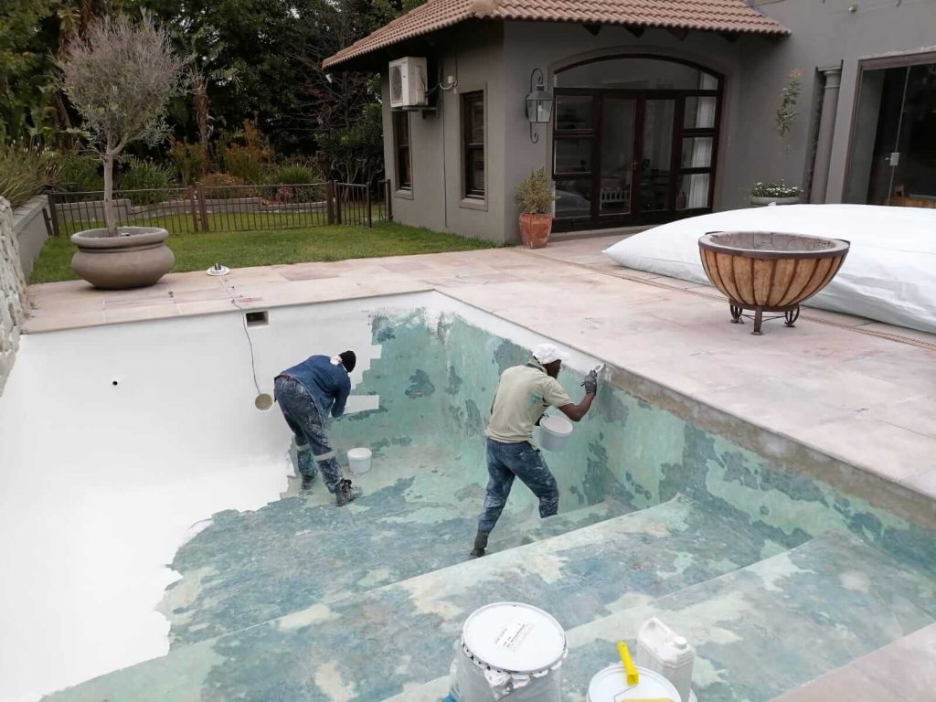 Poolcoat finish for fibreglass swimming pool